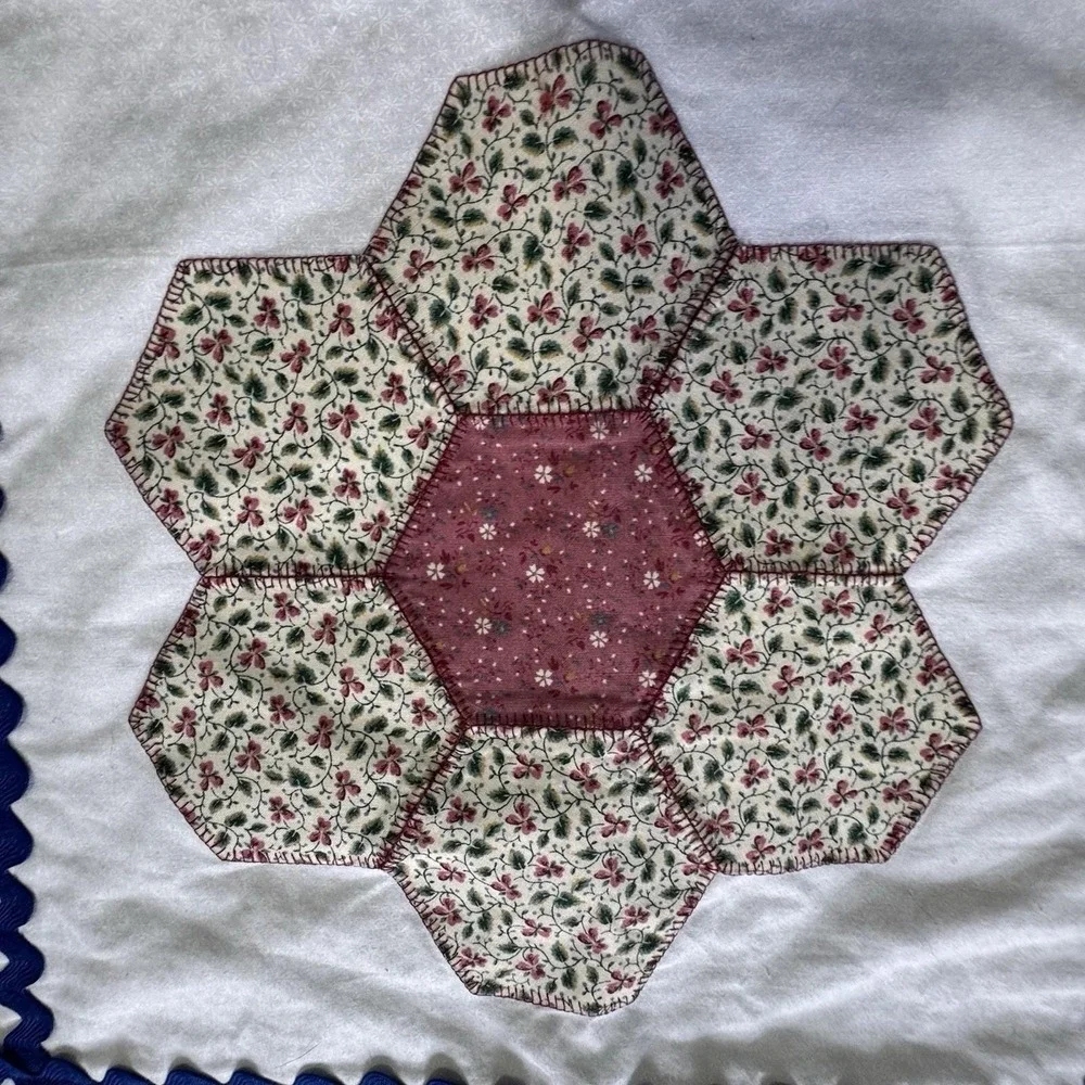 Quilt Handmade Patchwork Honeycomb Flowers Embroidery House 42